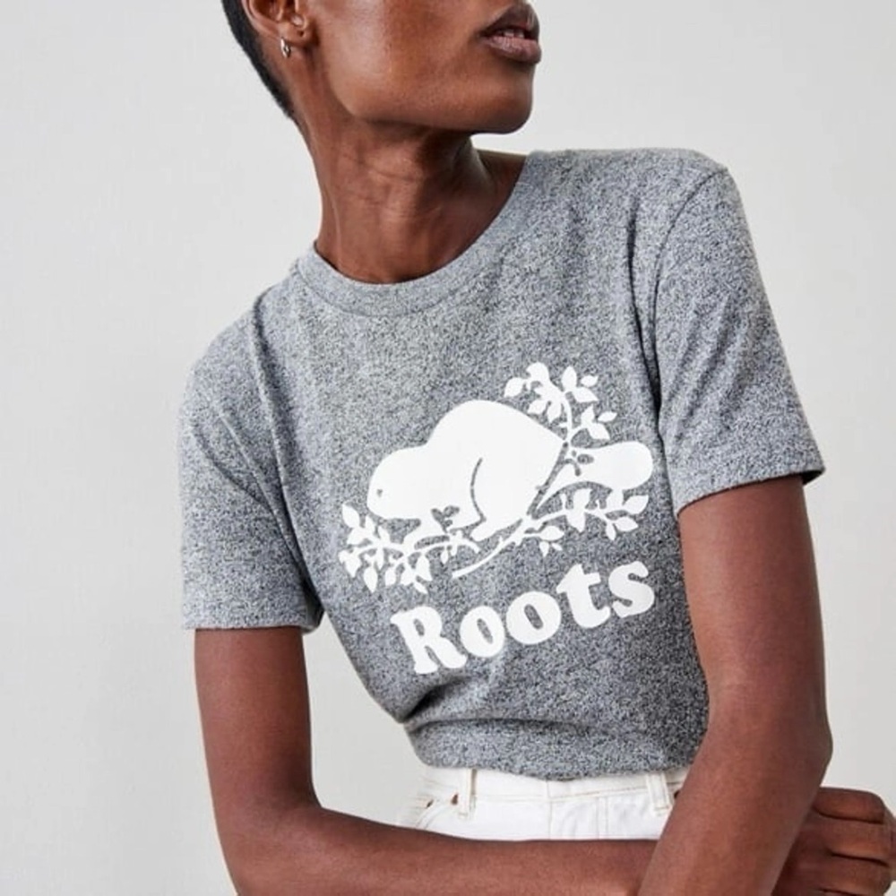 Roots Canada Cooper Beaver Short Sleeve Tee Shirt in Heathered Grey, size Small